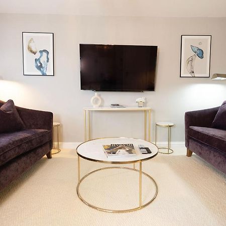 Harper Luxe Serviced Apartments ดันสเตเบิล ภายนอก รูปภาพ