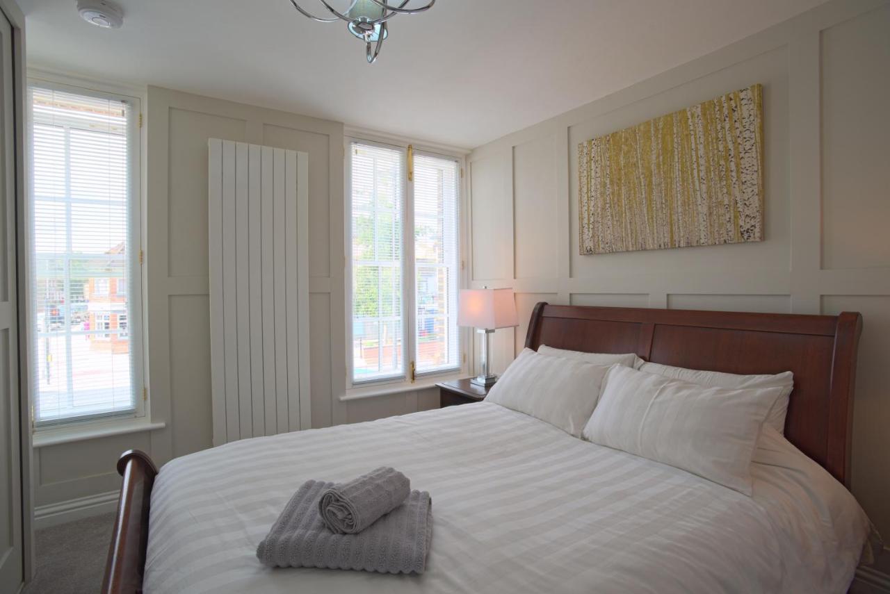 Harper Luxe Serviced Apartments ดันสเตเบิล ภายนอก รูปภาพ