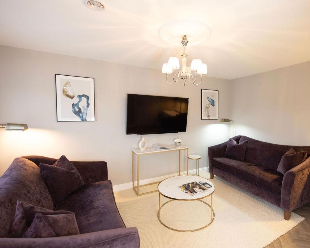 Harper Luxe Serviced Apartments ดันสเตเบิล ภายนอก รูปภาพ