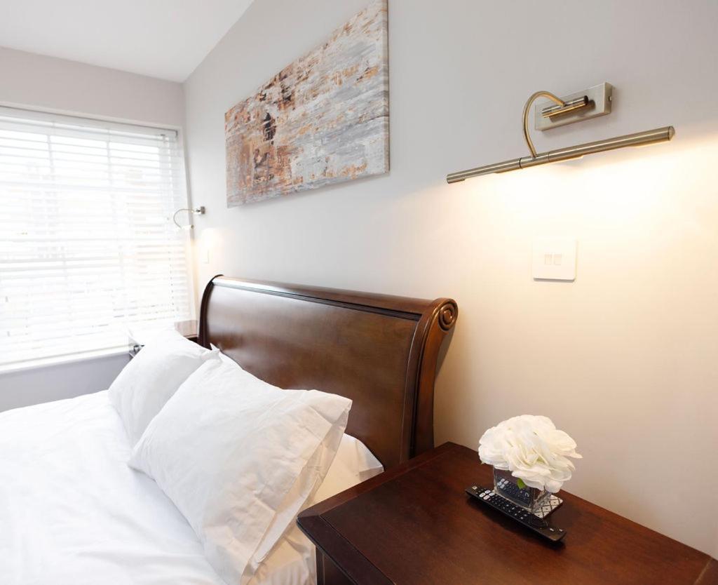 Harper Luxe Serviced Apartments ดันสเตเบิล ภายนอก รูปภาพ