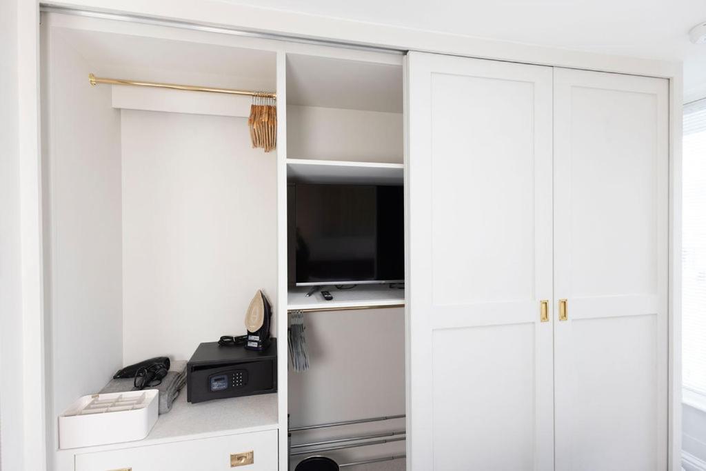 Harper Luxe Serviced Apartments ดันสเตเบิล ภายนอก รูปภาพ