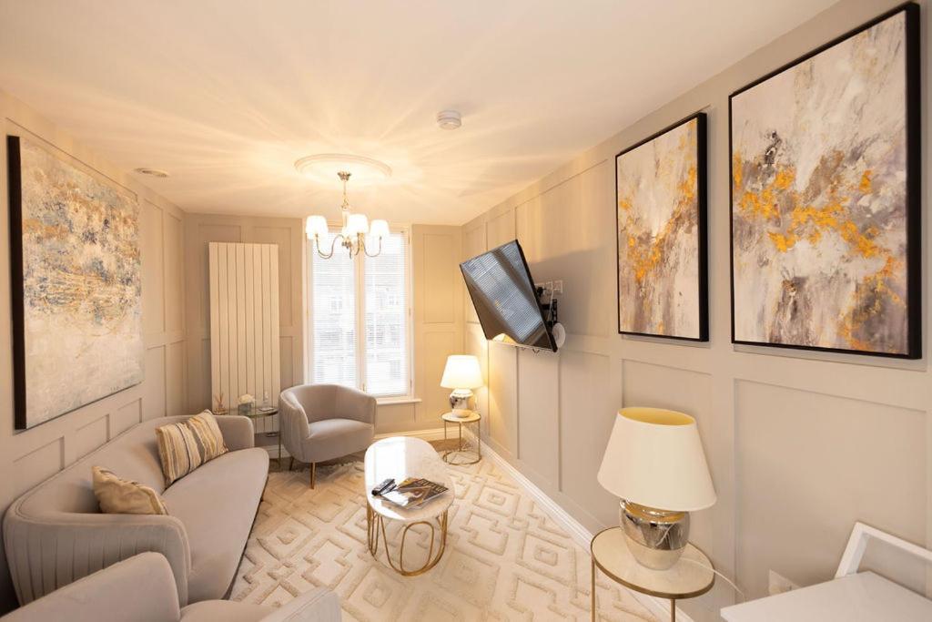 Harper Luxe Serviced Apartments ดันสเตเบิล ภายนอก รูปภาพ