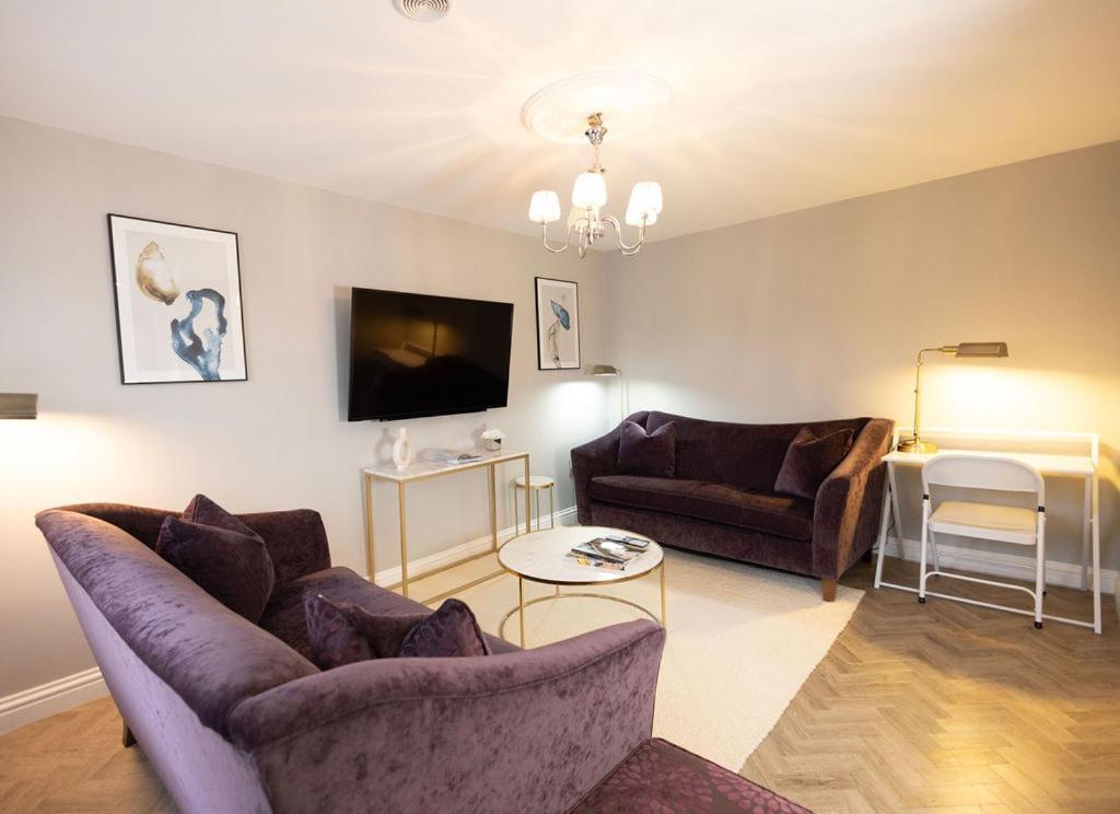 Harper Luxe Serviced Apartments ดันสเตเบิล ภายนอก รูปภาพ
