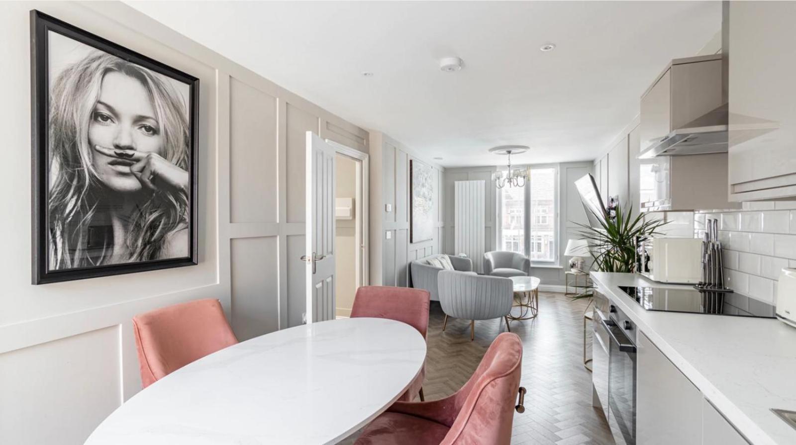 Harper Luxe Serviced Apartments ดันสเตเบิล ภายนอก รูปภาพ